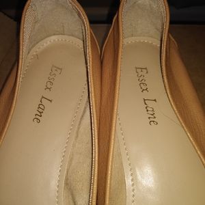 Pointed toe flats